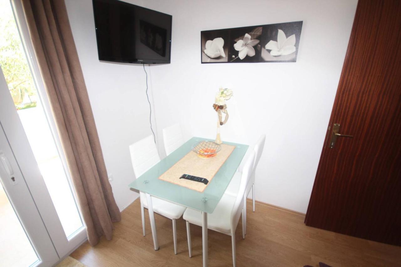 Small Apartment For A Great Holiday ซาดาร์ ภายนอก รูปภาพ